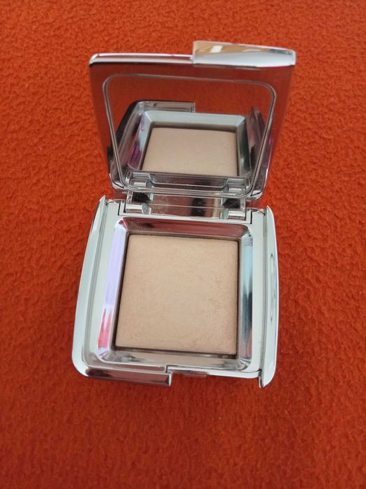 Hourglass Ambient Strobe Lighting Incandescent puder