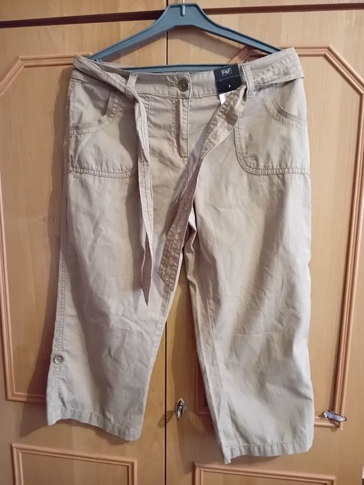 Letnie, bawełniane spodnie damskie 3/4 F&F