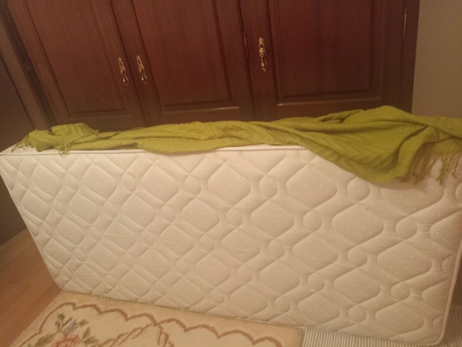 Quarto juvenil com colchão