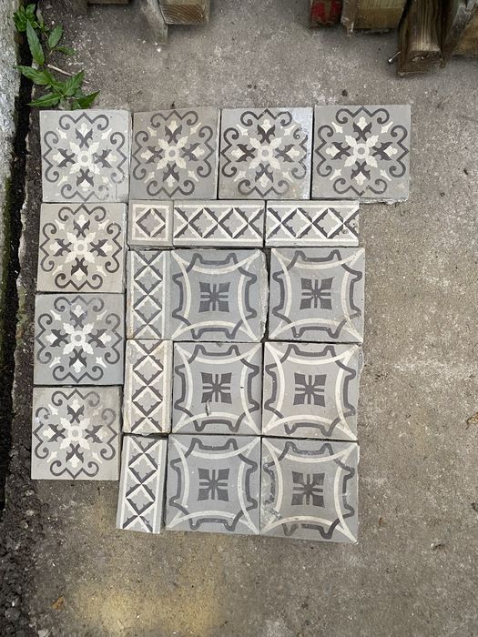 Stare plytki/ kafle podlogowe ceramiczne