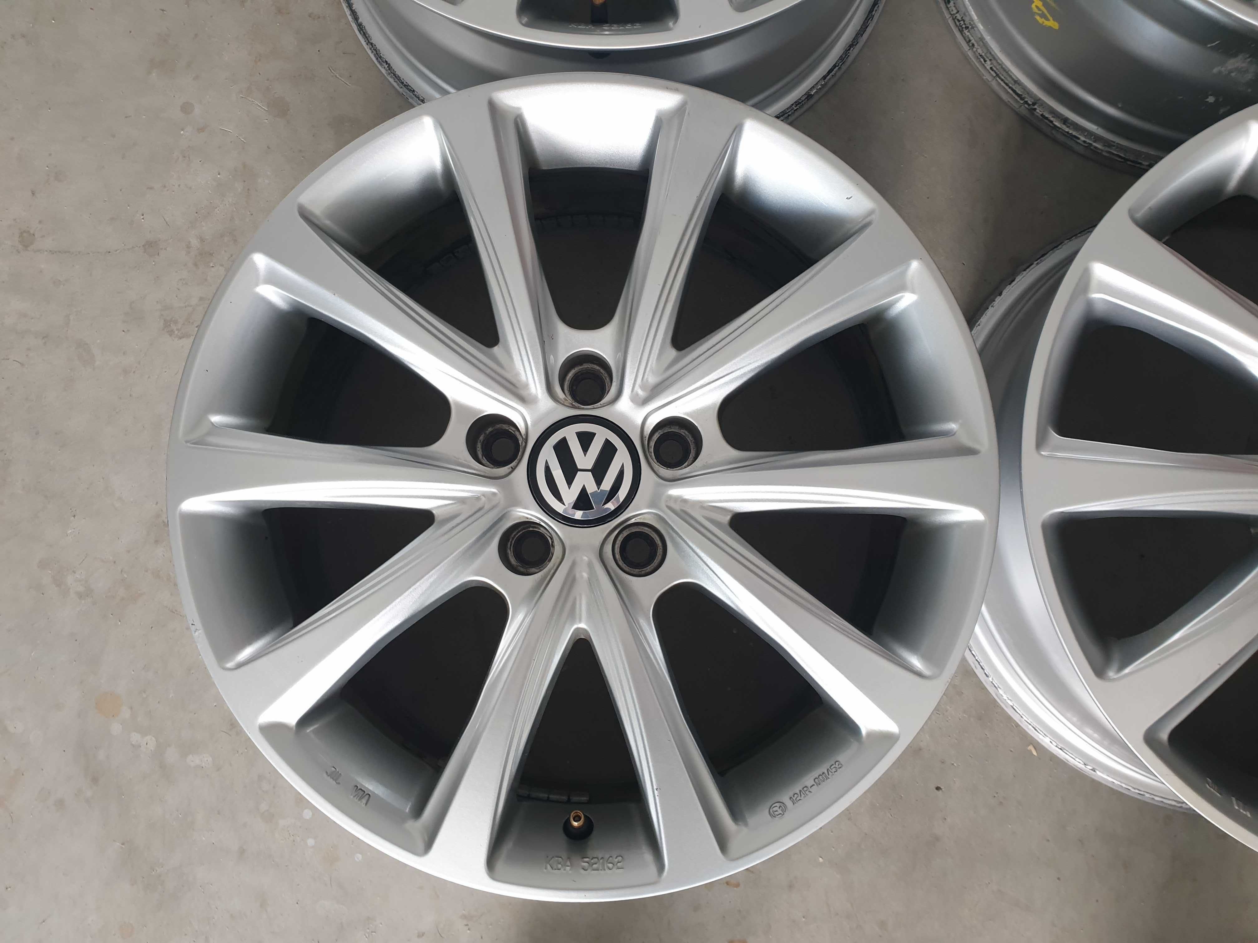 Alufelgi 17" VW Passat B6 B7 B8 CC Golf VII Tiguan Touran R-line 5x112