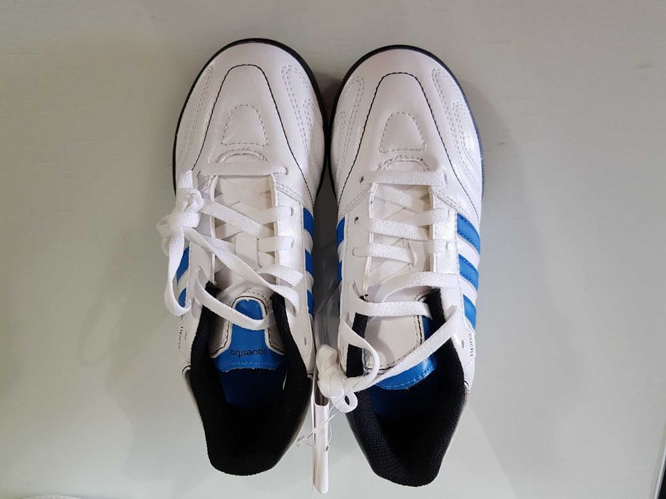 Chuteiras Adidas para Futebol, Novas em Folha, em Caixa Original, N°32