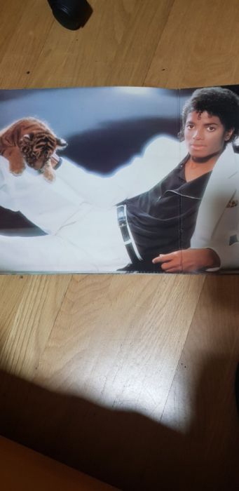 Vendo dois discos de vinil do Michael Jackson