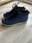 Buty turystyczne sportowe sneakersy granatowe Native 41 uniseks