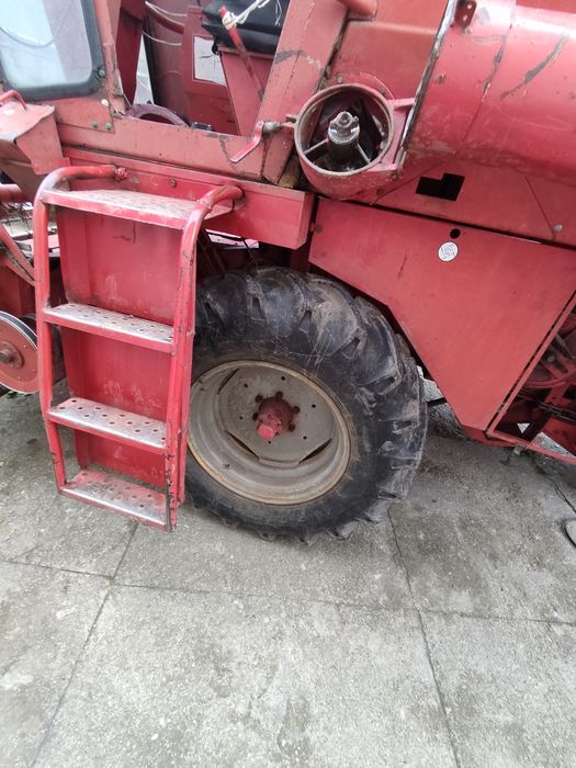 Комбайн Massey Ferguson 240 масей фергусон 240