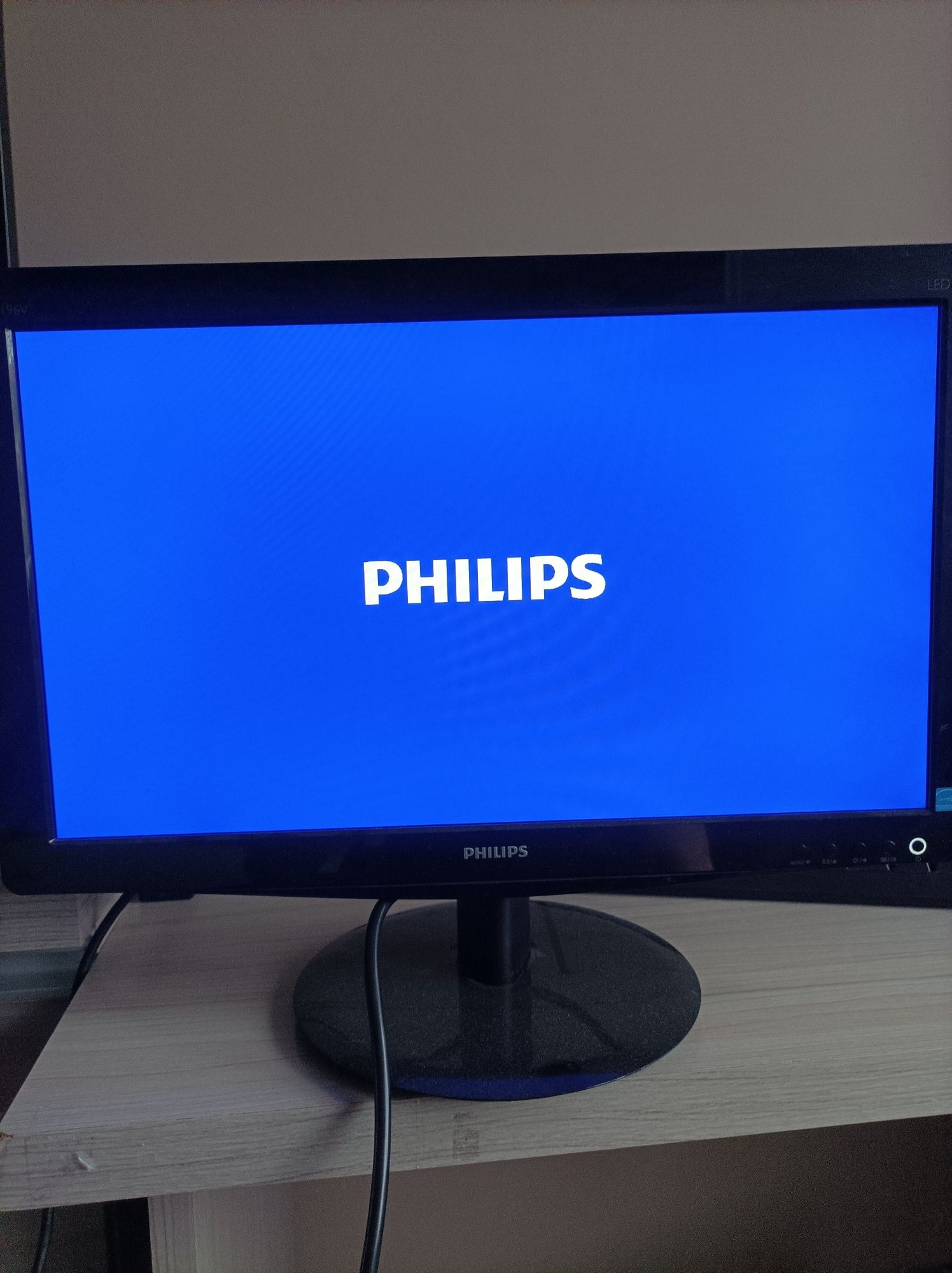 Monitor 196V3LSB7 marki Philips - 18.5 calowy/ +kabel zasilający