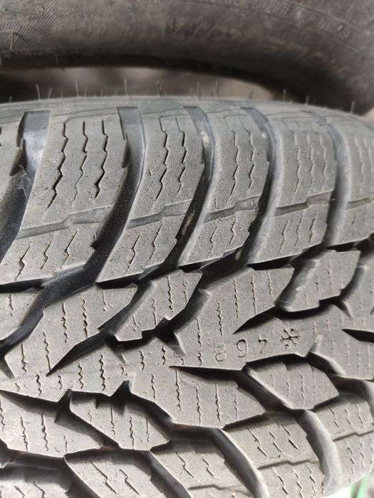 Зимова резина Nokian 165 65 14 стан нової
