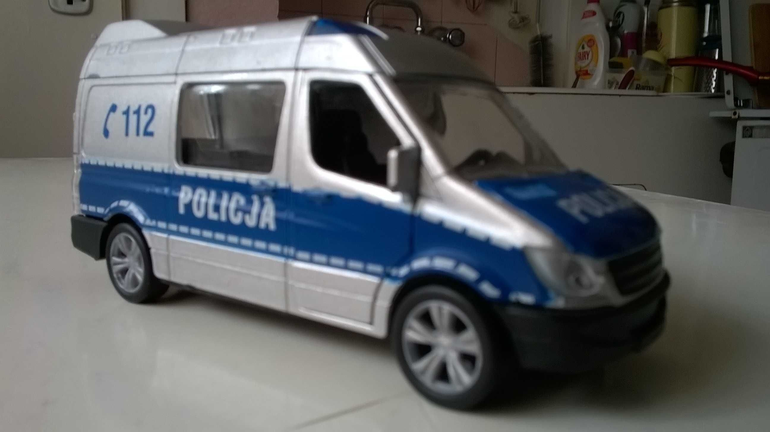 MB Sprinter model metal.-plastik.; skala 1:43; konwersja POLICJA