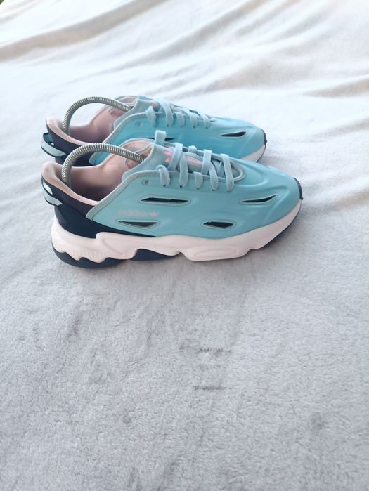 Женские кроссовки Adidas Ozweego р37.5-38