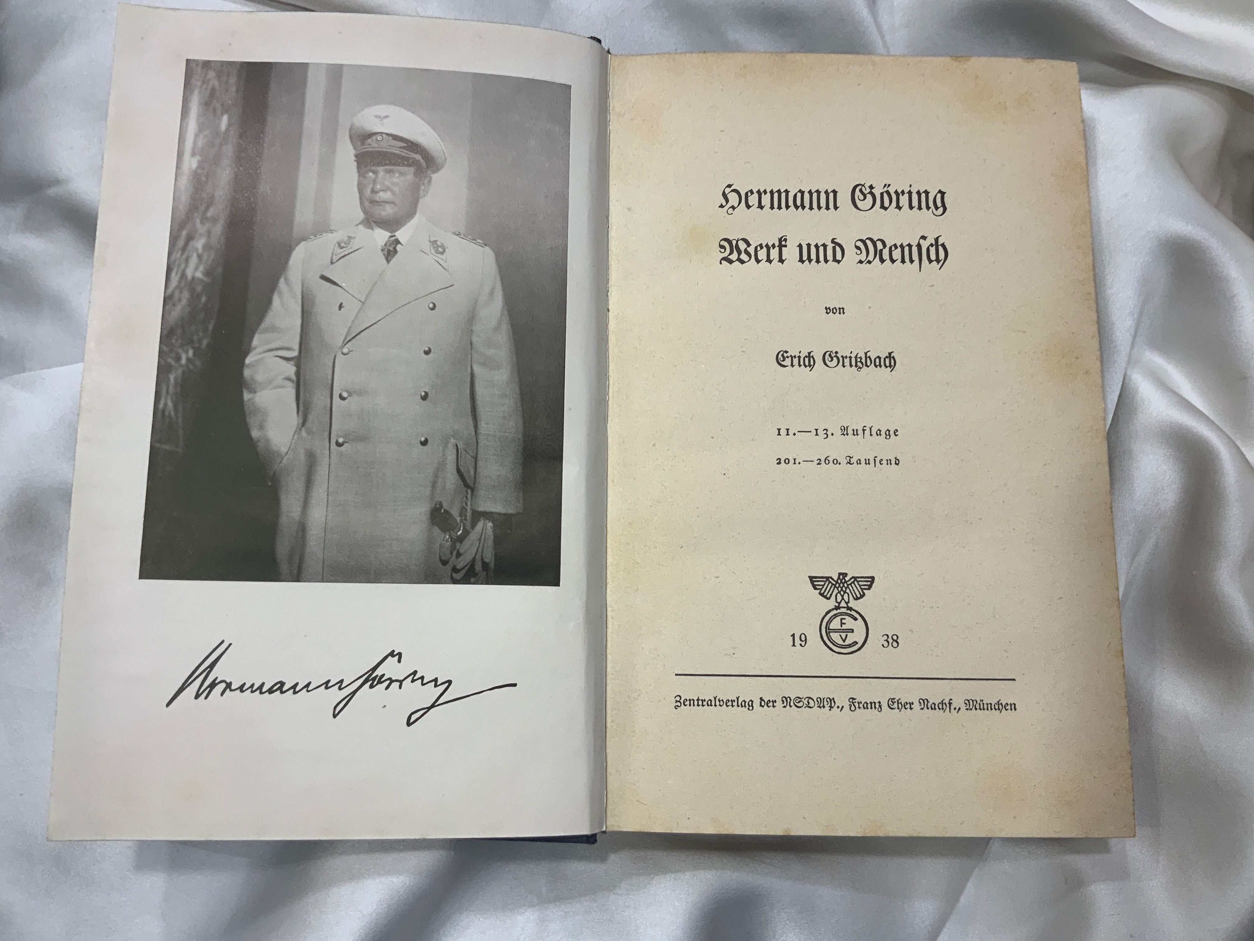 Книги Fuhrer Hitler Dritten Reich Wehrmacht Luftwaffe Kriegsmarine HJ