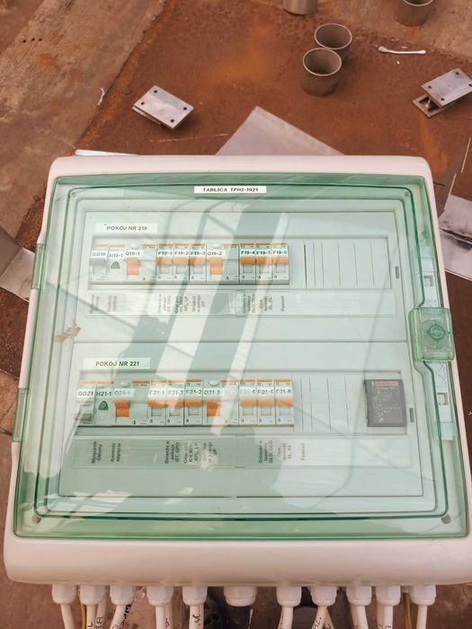 rozdzielnia jednofazowa SCHNEIDER 2x18 IP65 36p zabezpieczenia 25szt