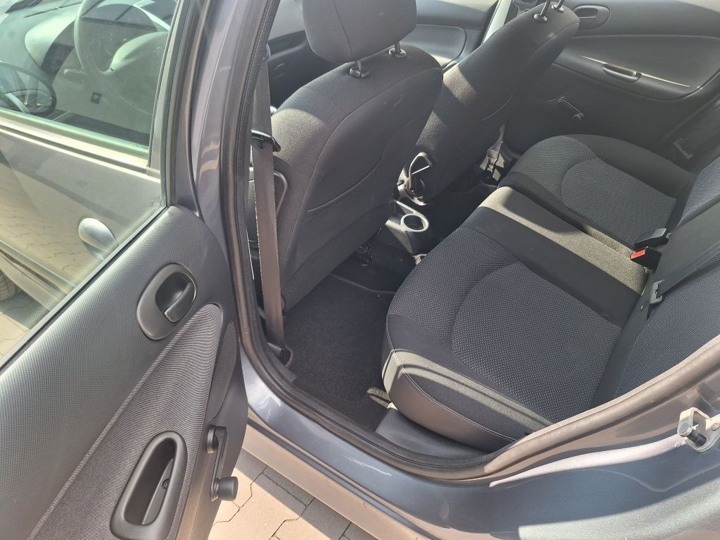 Peugeot 206+ *2010*Klima