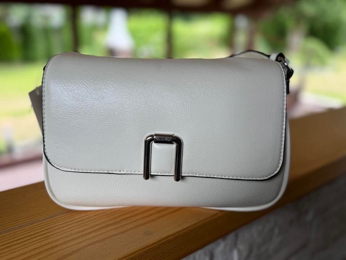 Orginalan torebka Calvin Klein