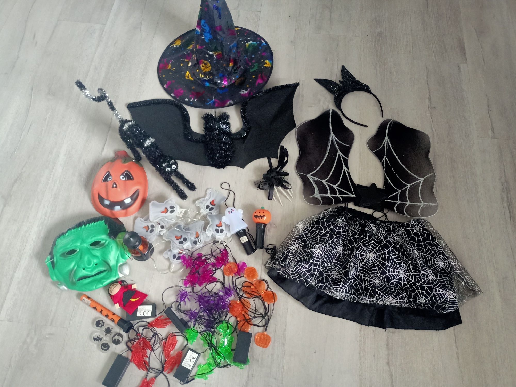 Zestaw halloween strój dekoracje oświetlenie  dynia pająk nietoperz