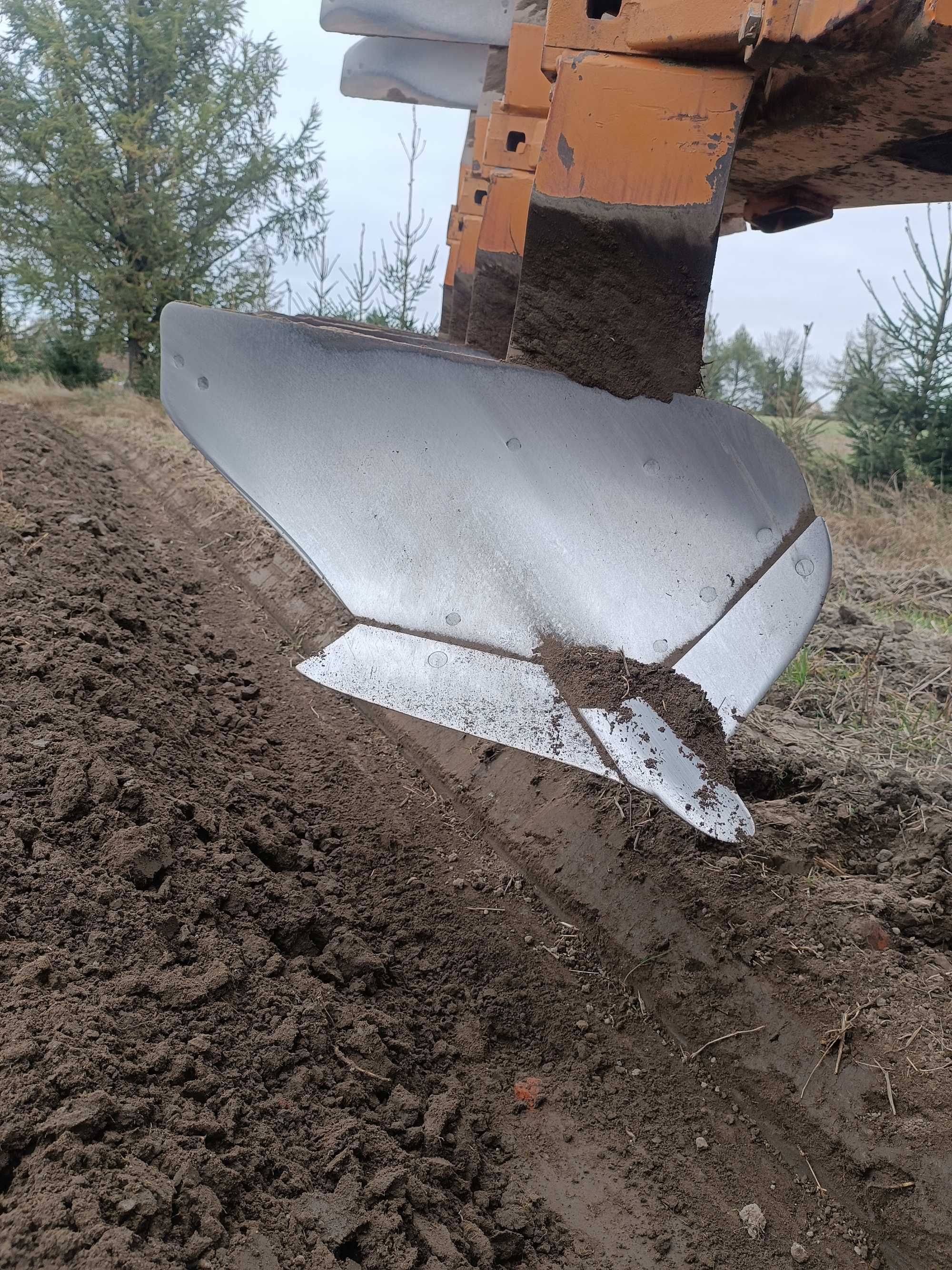 Pług Huard 3/ 3+1 /4 skibyobrotowy stan bardzo dobry transport zamiana