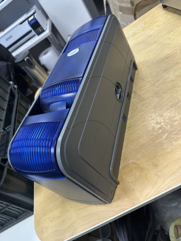 Obserwuj Drukarka do kart Datacard SD360