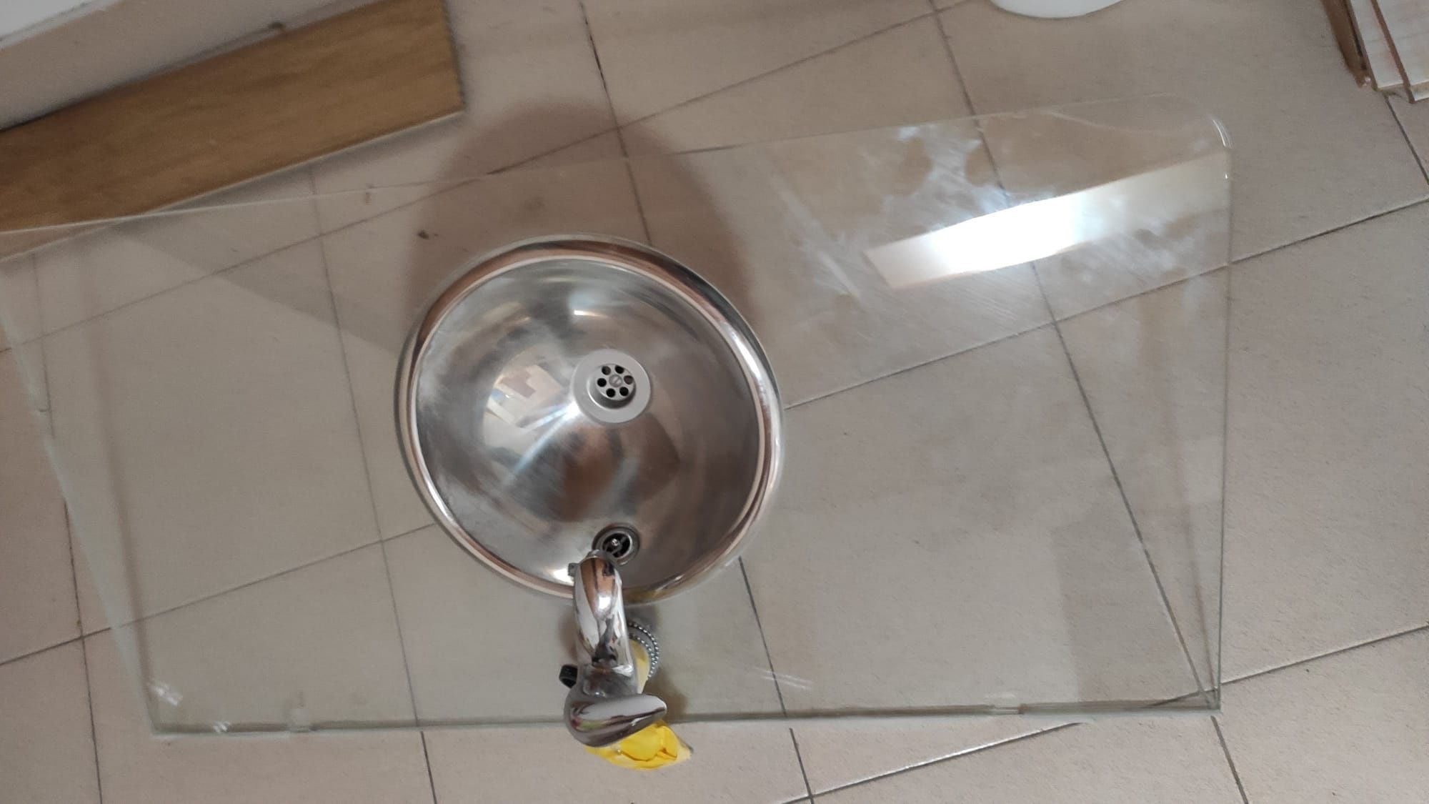 Lavatório de inox