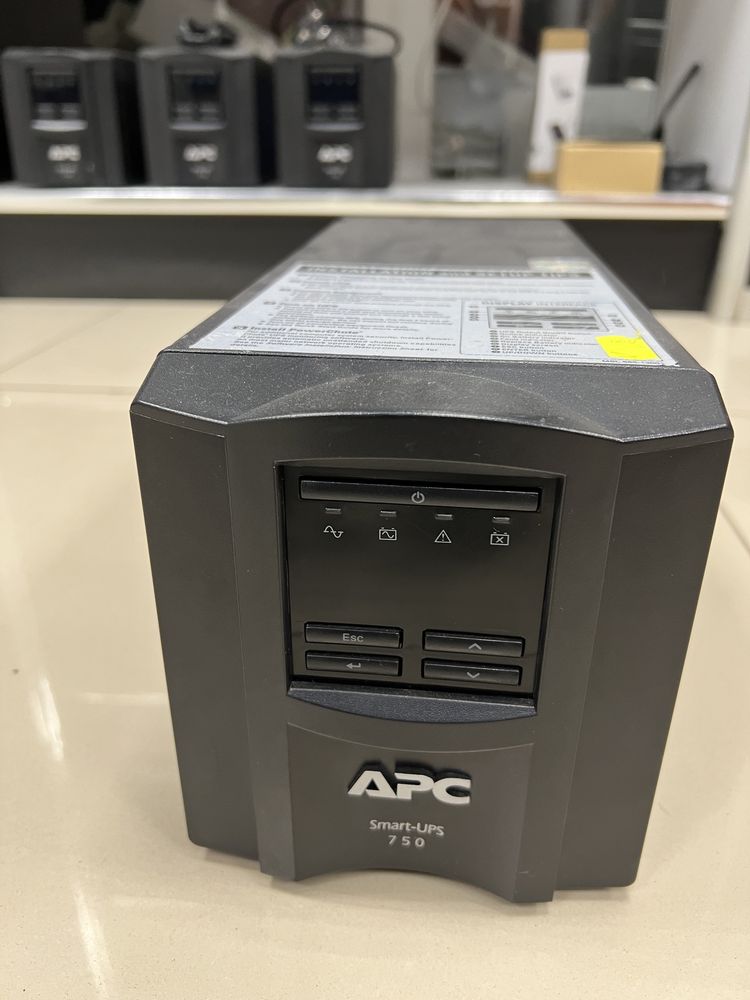 APC Smart-UPS 750