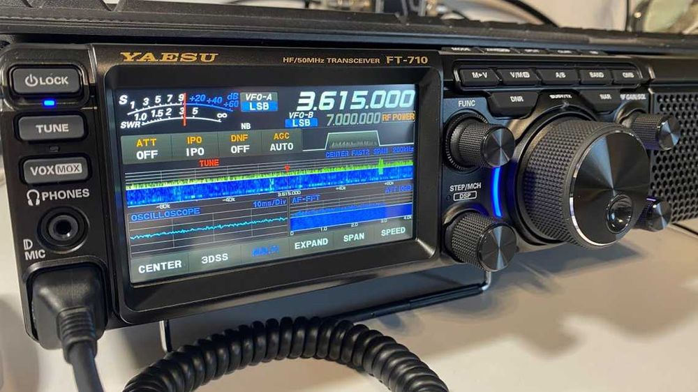 Yaesu ft710-aess radio