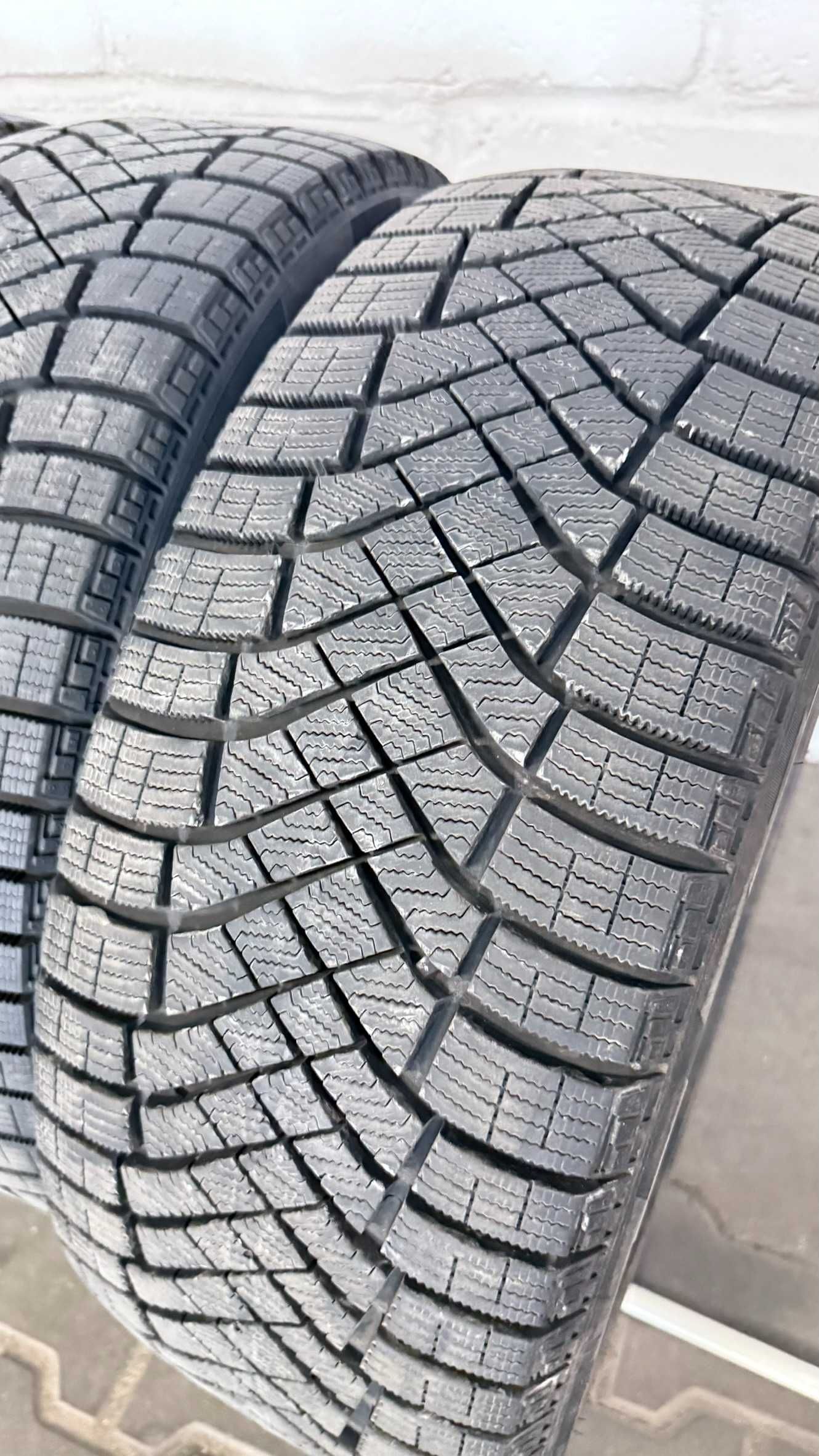 Opony zimowe PIRELLI ICE ZERO 225/45/19 8,5 mm 21 rok super stan