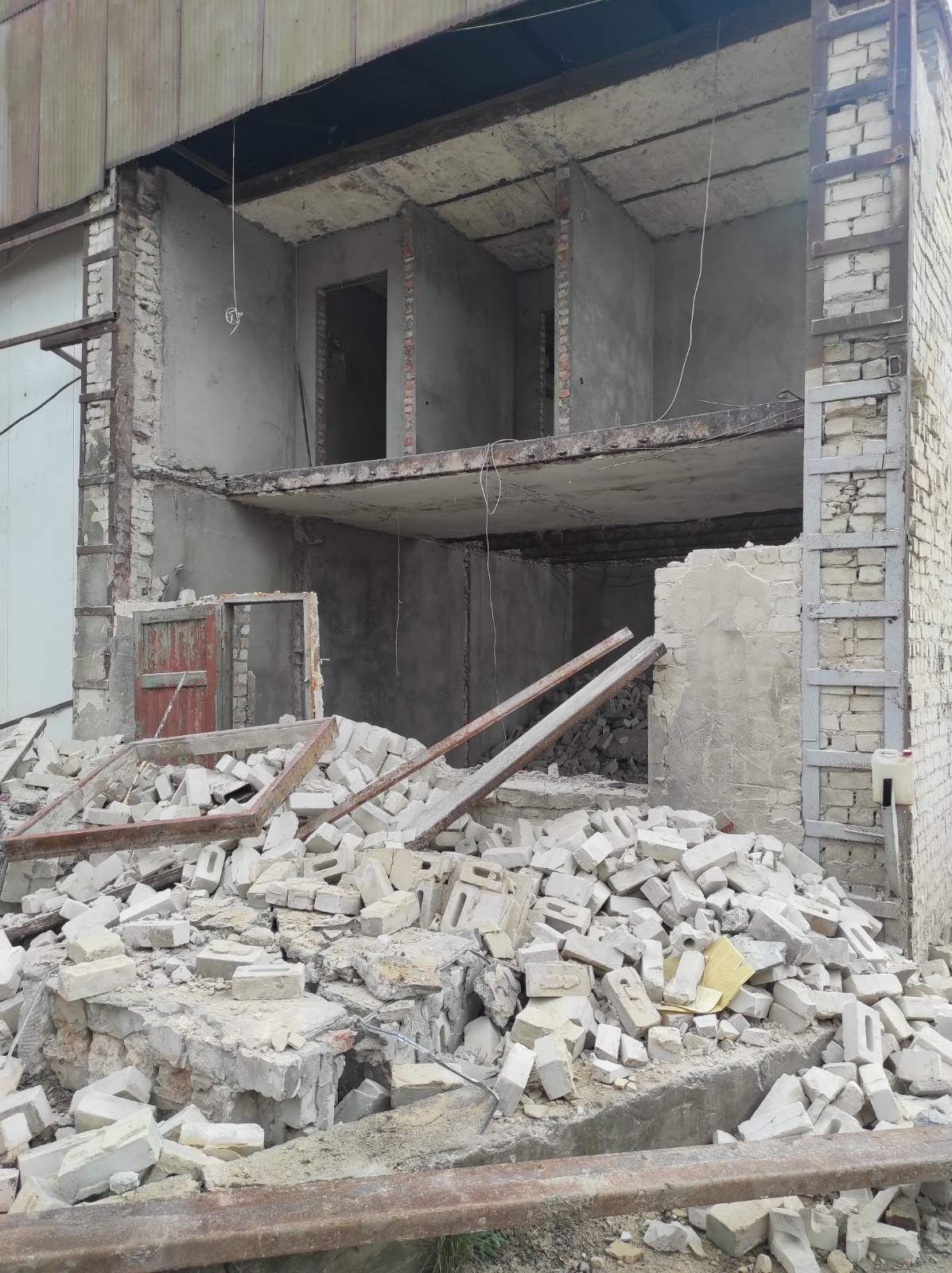 Демонтаж Тернопіль, вивезення будівельного сміття, вантажники