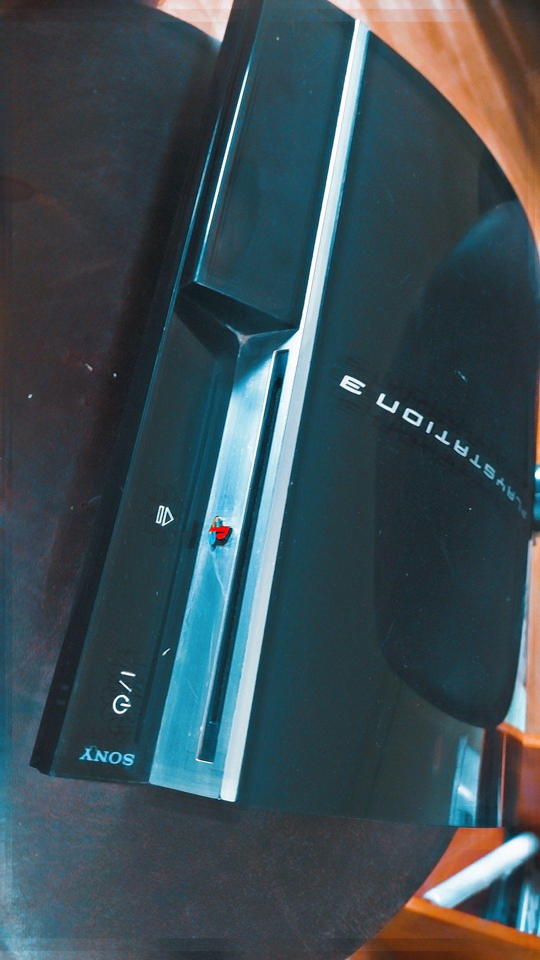 Ps3 z kablem zasilającym i HDMI