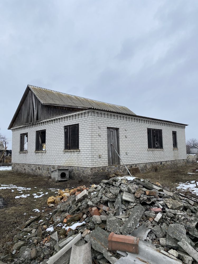 Продам недобудований будинок