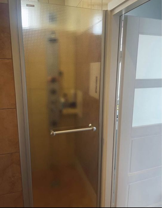 Drzwi prysznicowe do wnęki. Szkło matowe Aluminiowa rama
