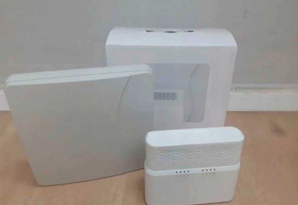 Modem wraz z anteną zewnętrzną ZTE gratis uchwyt do ściany.