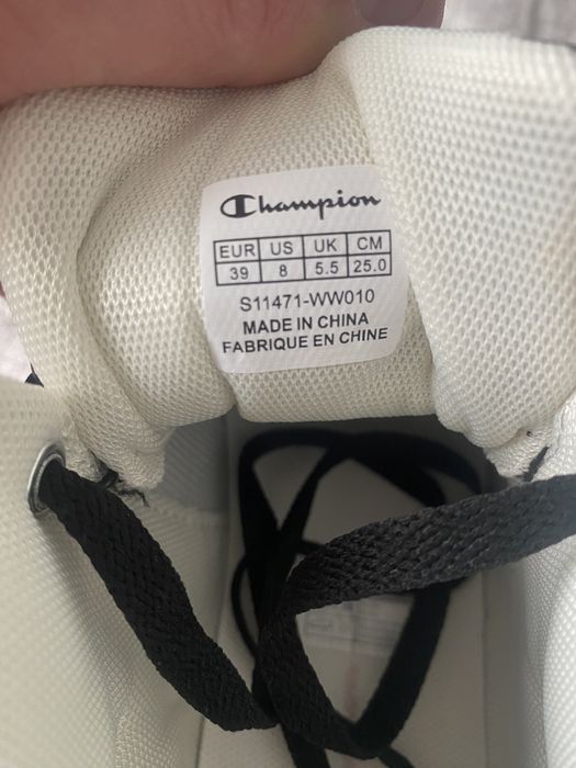 Продам кросівки Champion
