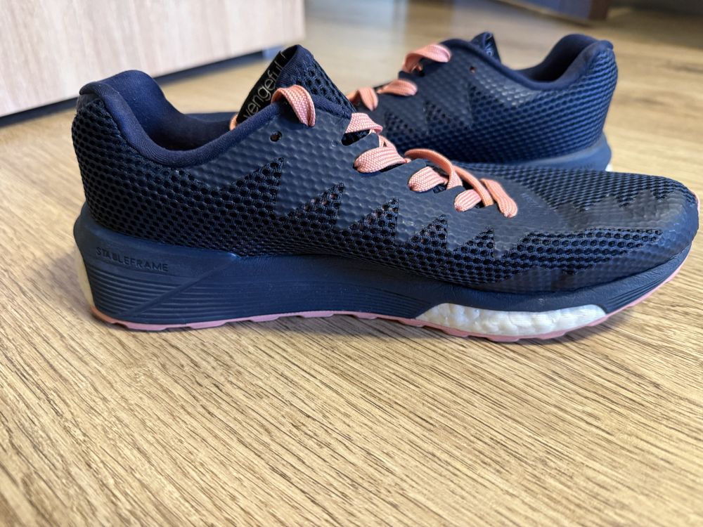 Кроссовки беговые женские adidas vengeful 39 1/3