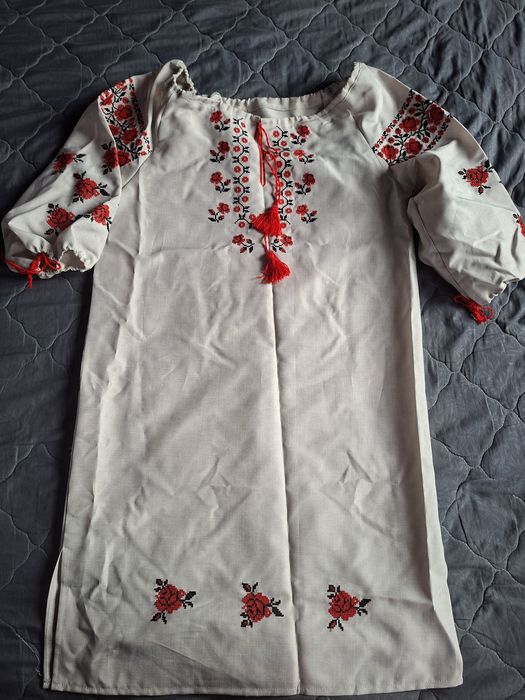 Жіноча сукня вишиванка