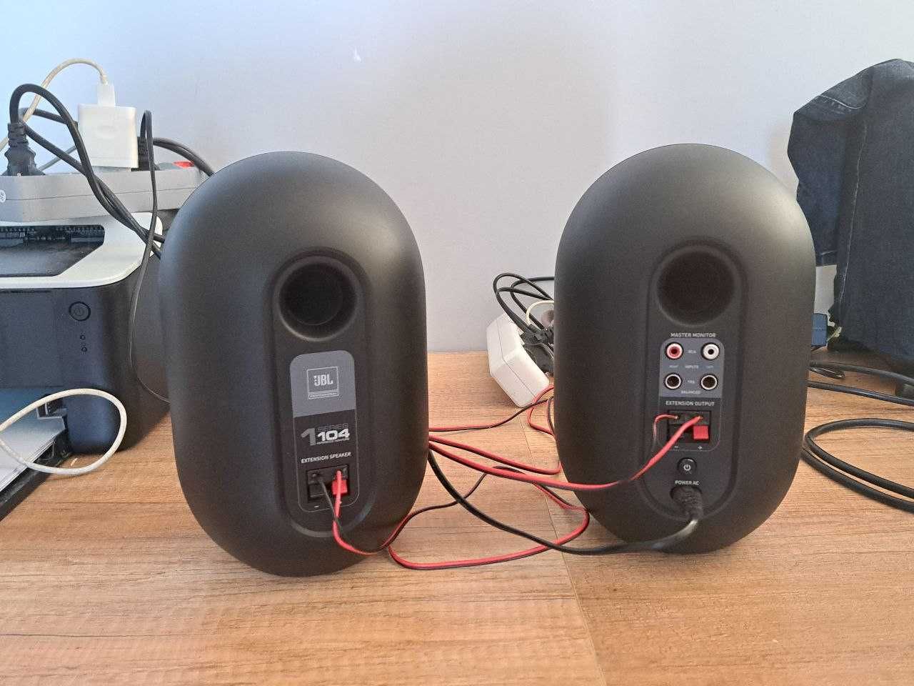 JBL 104 bt. Reference monitor, monitory studyjne z Bluetooth