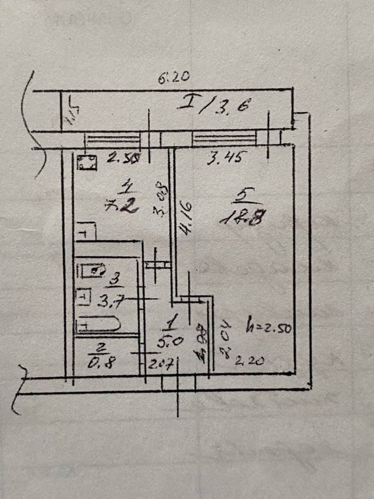 Продам 1к квартиру на пр.Поля, д.20. Гостинка 39 м2. Под ремонт.