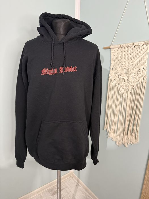 Czarna bluza z kapturem Night Addict M, 38 nadruk