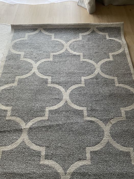 Dywan 140x200 szaro-beżowy z marokanskim wzorem