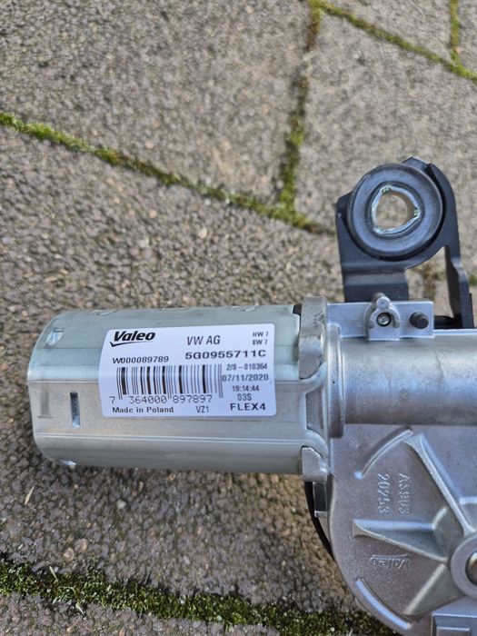 Sliniczek  wycieraczki tyl kombi passat b8 lift
