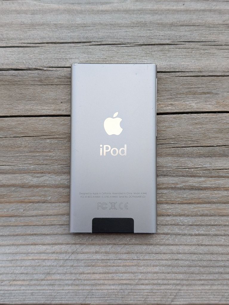 Плеєр Apple iPod Nano 7 16ГБ
