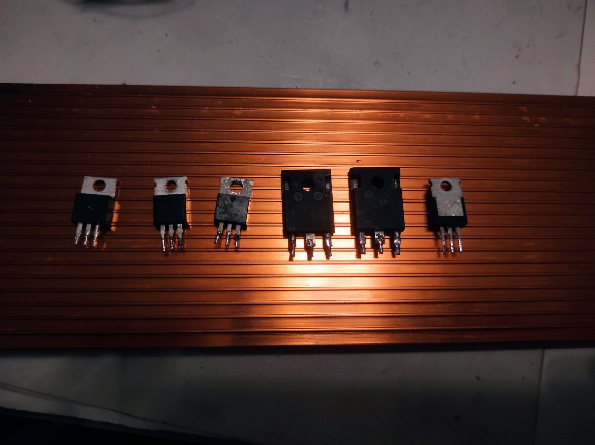 Инвертор UKC 2000W