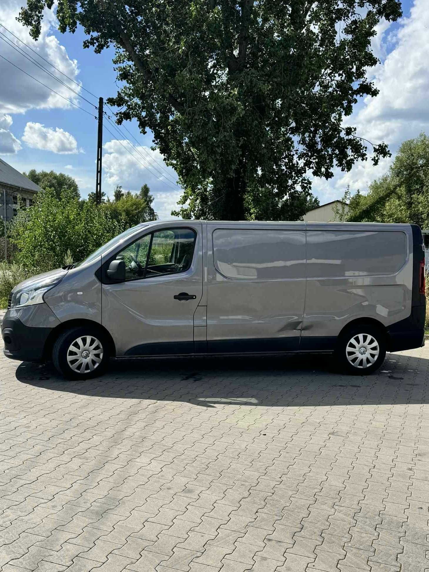 Renault Trafic L2H1 long, niski przebieg, pierwszy właściciel