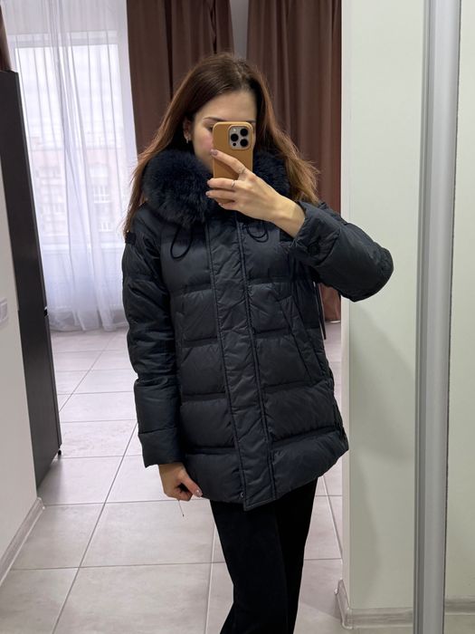 Продам брендований зимой пуховик