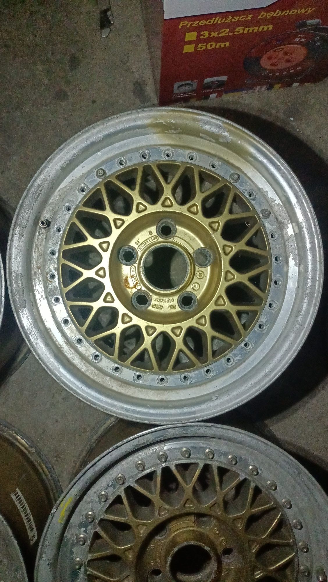 Felgi Bbs RM 5x114.3 kompletne z oryginalnymi deklami