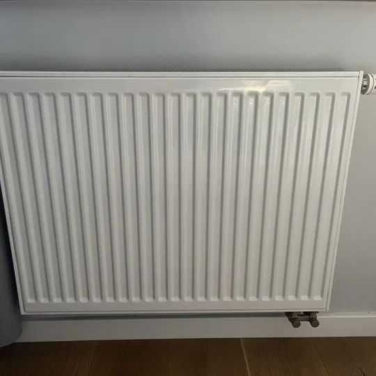 Grzejnik Purmo z termostatami 5 sz. 80x60 i 120x60