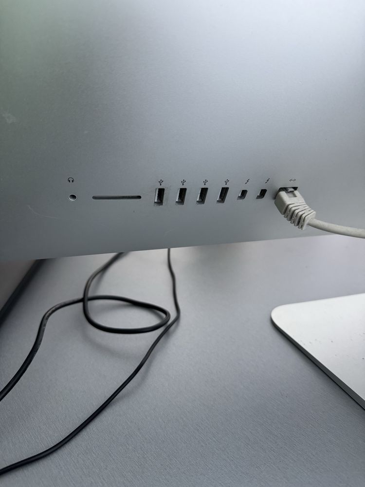 Imac 2014 року , 27 діагональ максимальна комплектація
