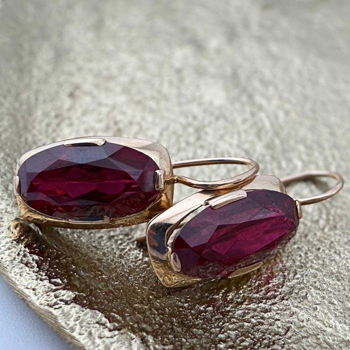 Złote kolczyki vintage 14K, rubin syntetyczny, Swierdłowsk ZSRR, 1974