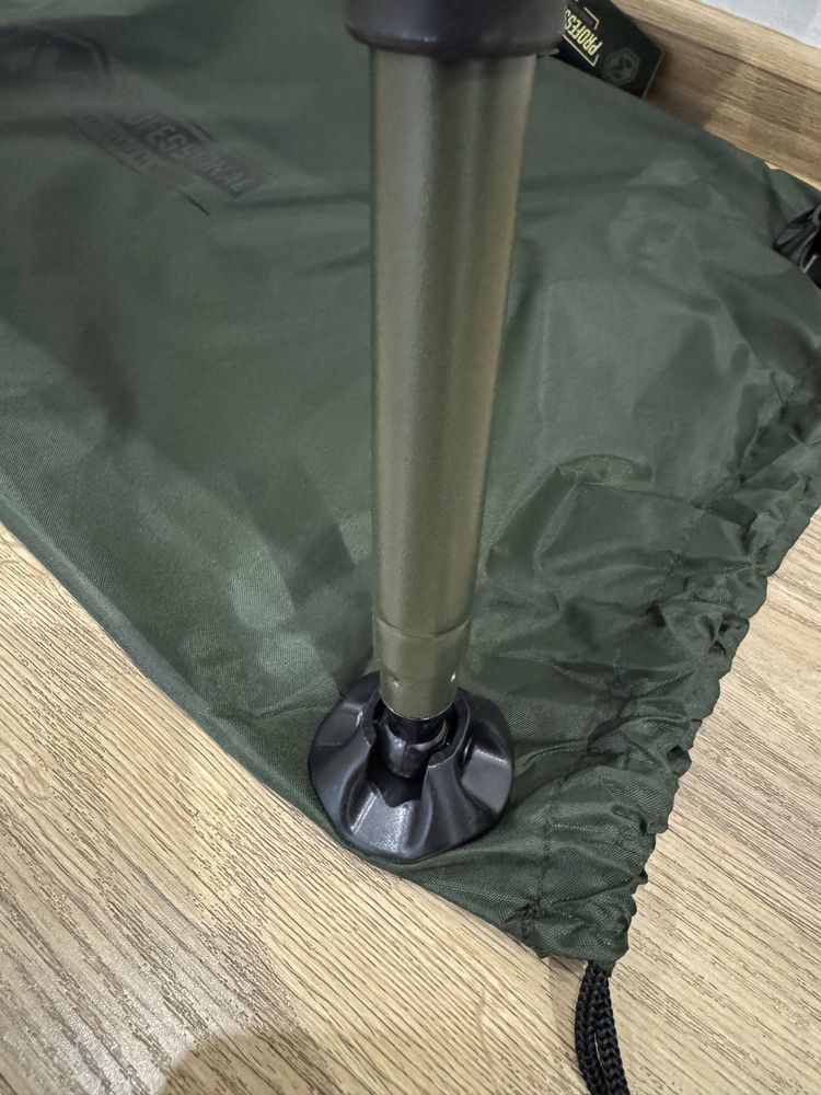 Столик монтажний риболовний туристичний Mivardi Bivvy Professional XL