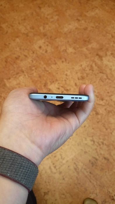 Смартфон Motorola g72 8/256 у відмінному стані
