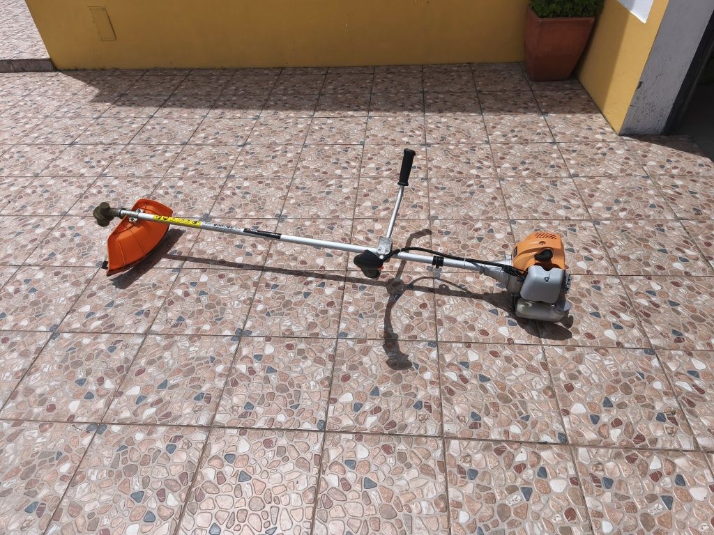 Roçadeira a gasolina