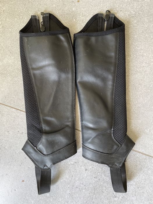 Fouganza czapsy r. 10 lat 32 cm