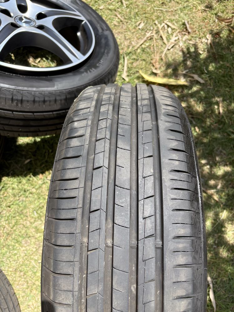 Vendo jantes com pneus novas!